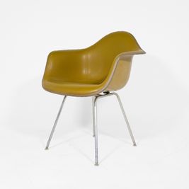 Eames-armchair-upholsterd-olive-green-2___serialized1